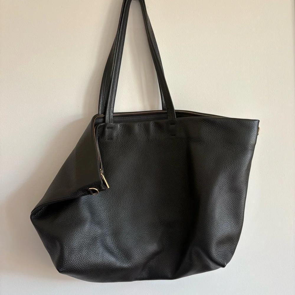 Cuyana Black Pebbled Leather Tote - Picture 6 of 10